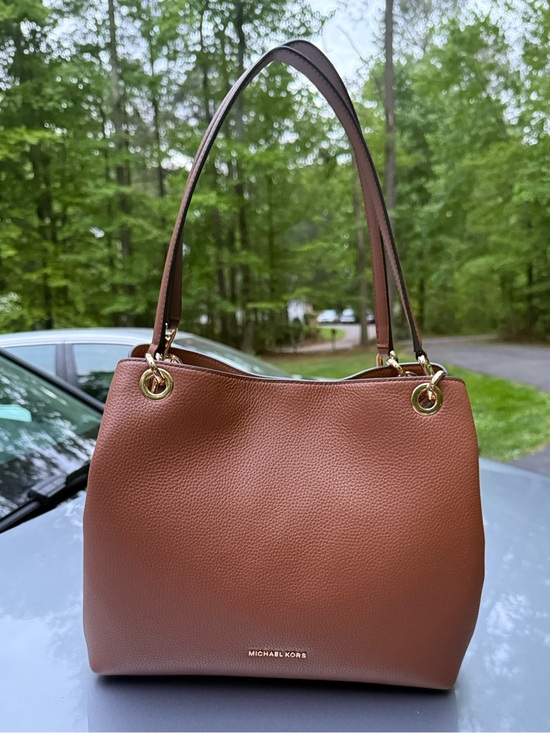 Kensington Large Pebbled Leather Hobo Shoulder Bag in BLACK  Michael Kors Kensington